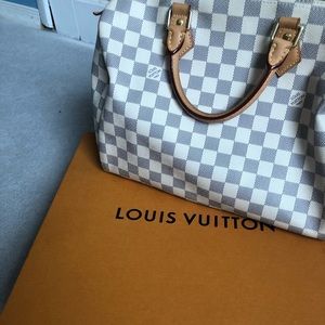 Louis Vuitton Speedy 30